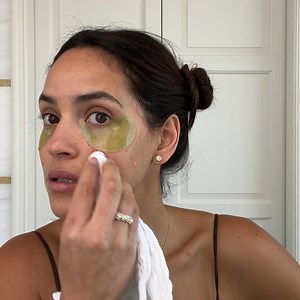 Adria Arjona shares her guide to depuffing skin care and subtle contour on Vogue's #beautysecrets. Watch the full video here: http://vogue.cm/moVd5sc | Vogue