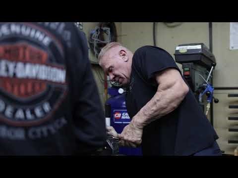 Leaking Harley Davidson forks. Watch as we change them out. #harleydavidson #motorcycleshop