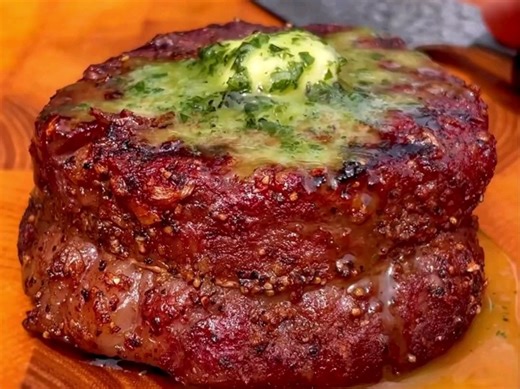 外焦里嫩的菲力牛排