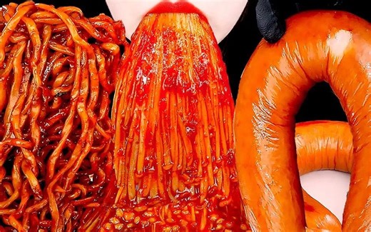 【ZOEY】吃播 辣味菌菇&炸酱面&波兰熏肠