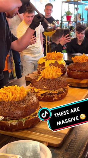 Giant 6 KG Burger Meals: Breakfast, Lunch & Dinner