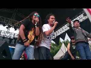 Konser MOMONON paling GOKIL "KOPI HITAM" ft Dellu - emilio - iyay ( LIVE mariberdanska 2016 BDG )