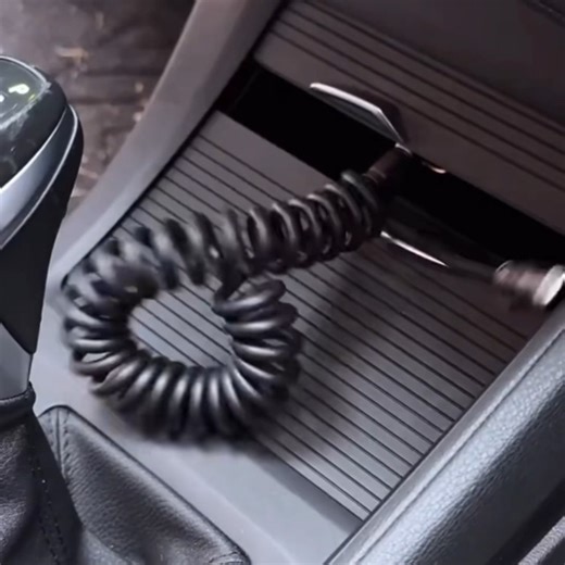 Watch 240W 4-in-1 Retractable Spring Charging Cable on Amazon Live