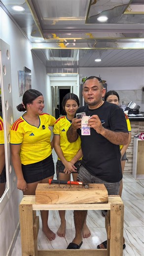 Acierta las preguntas y mete el clavo 🥳 #juegos | jogo