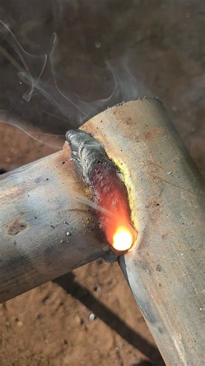 286K views · 2.3K reactions | 6013 welding wire is very suitable for welding thin galvanized pipes. | Welderman | Facebook