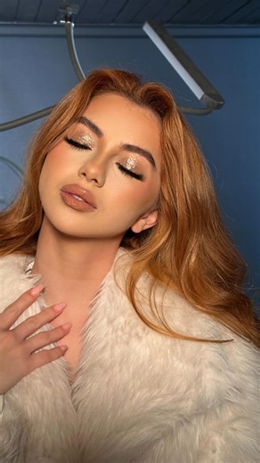 Maga Hovhannisyan on Instagram: "Love this trend!!#charlottetilbury #esteelauder #fypreelsシ゚ #viralpost"