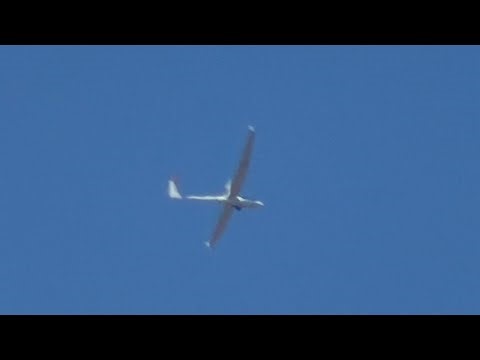 Alexander Schleicher ASH-26E Glider (N951AK) departing from Brookhaven Calabro Airport over my house