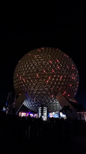 We can watch the EPCOT ball all night #DisneyAUNZ #epcot #wdw #disneyworld | DisneyFamilyMadness