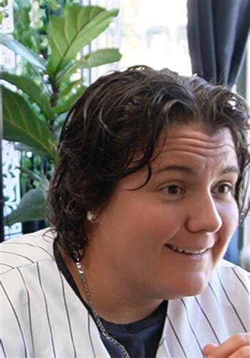 Proof that the big chop doesn't always have to be a super short cut to feel masc of center 🌈 This wolf cut was long enough that it didn't feel like a super big shock, but it did deliver the kind of vibe shift you'd expect from an even bigger chop. Also, these natural waves were pretty much made for this cut. I dried to about 50% to let the natural texture do it's thing after the cut. Needless to say, I don't think she'll be missing her ponytail anytime soon ✂️ #bigchop #wolfcut #lesbianhaircut