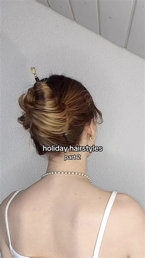 a super quick and elegant hairstyle that‘s secured with a hair stick 🫶 #hairstyletutorial #hairstyle #hairstick