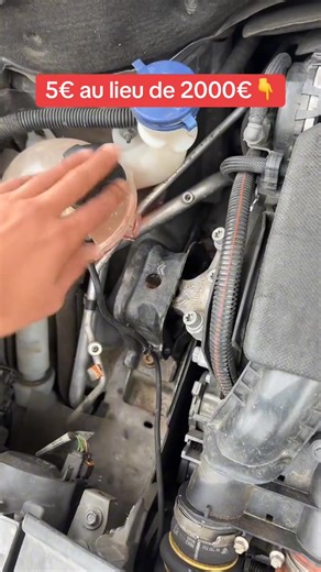 14K views · 145 reactions | Conseil si tu as une fuite de liquide de refroidissement sur ta voiture et que tu dois souvent faire les niveaux. #voiture #conseils #astuces | Aidonsnous | Facebook