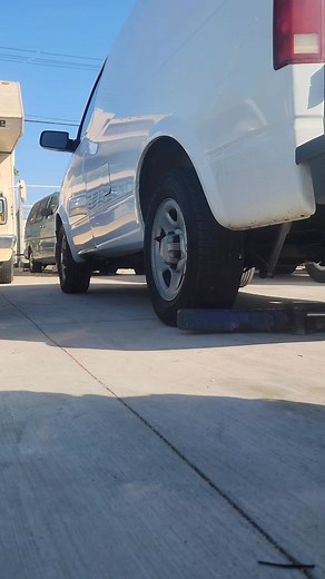 Towing An Chevy Astro to the mechanic 🛻 🚨 🪝 🚐 🔧 #AAA #interstatetowing #towlife #towing #chevyastro | Tug Life