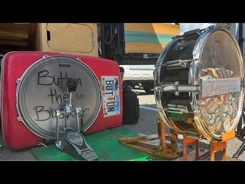 BUTTON THE BUSKER IS LIVE