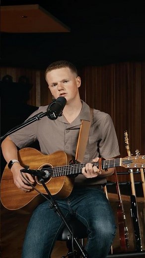 Sound Of Silence - Simon and Garfunkel (cover by Daithí The Guitarist)