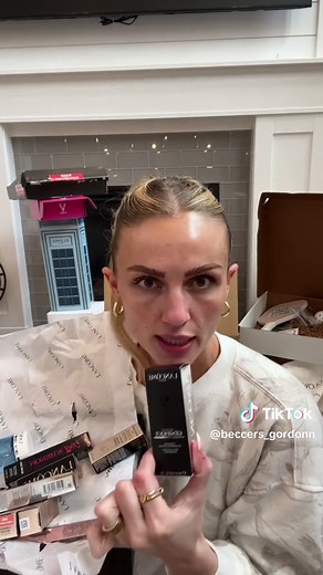 Week of packages sent from brands I am so grateful!!! Thank you @the OUAI , @Patchology , @Anastasia Beverly Hills , @SALT & STONE , @Lancôme, @frankierosecosmetics , @V&Co. Beauty , @ELEMIS , @Prequelskin , @Dr. Dennis Gross Skincare , @buxomcosmetics , @BetterDaysCo , @Peta Jane Beauty , @ROQUEBRUN. tan sunless selftan , @Dolce Glow , @Mad Hippie , @Mountain Dew 🫶🫶 #packages #unboxing #haul #producthaul