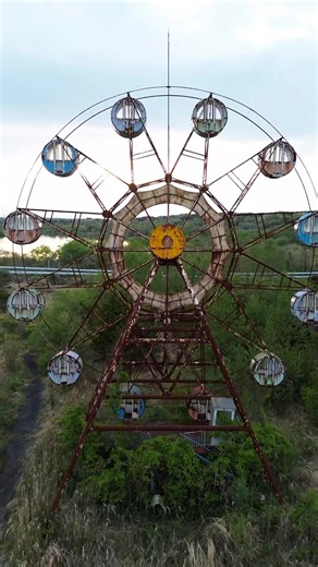 Exploring Japan’s abandoned amusement park, left forgotten in the countryside… 🎡 | LordExplores