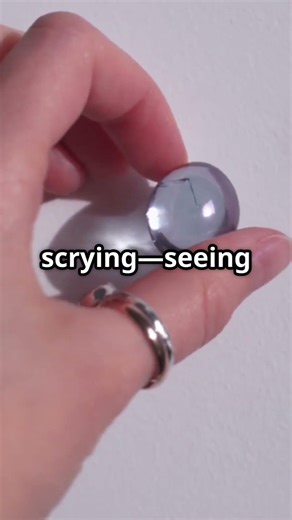 This Aztec Mirror Was Said to See the Future 👁️