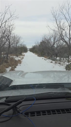 18 reactions | If you think the world stops in the south when snow falls, talk to your local realtors 藍藍藍藍 showing and going baby, 2 new contracts this week and its only Wednesday!!! | Dustanna Spencer, Hunter Realtor | Facebook