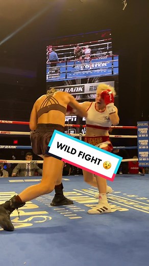 They were SWINGING from the opening bell 😵 #boxingtok #mikaelamayer #womenssports
