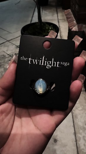 Bella Swan's Fall-Inspired Ring: A Must-Have!