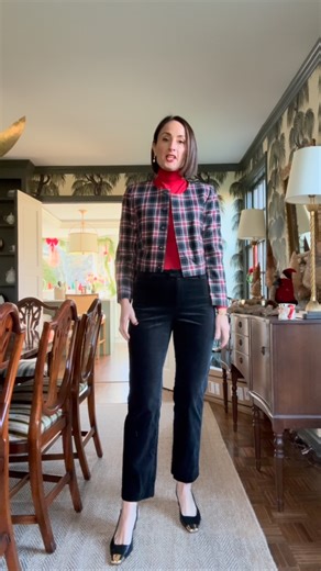 THE STYLIST EFFECT on Instagram: "All on sale! Nobody does the holidays like @jcrew and here are some easy comfortable looks I love. #ad #injcrew #jcrew Comment SHOP below to receive a DM with the link to this post on my LTK ⬇ https://liketk.it/5EHyK #ltkholiday #ltksalealert #ltkover40"