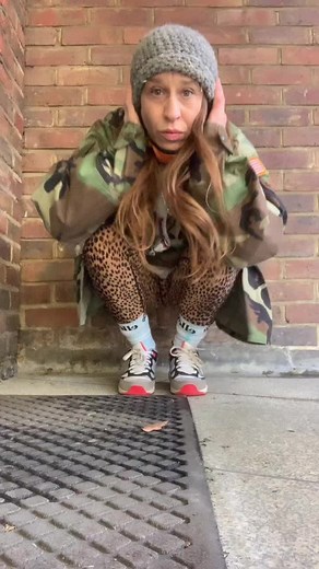 just pooping in #viral #fyp #chairtyshophaul#charityshops@lolamikii