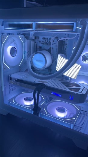 New pc is 🔥/5070/R7 5700x/$1,400 #fyppppppppppppppppppppppp #newpc #pcgaming #techtok #5070