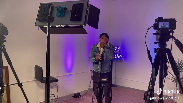 B. Howard: La Nueva Voz de la Música R&B