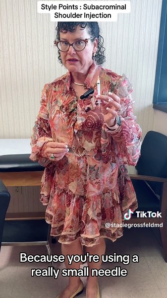 How to give a shoulder injection in the Subacrominal space. #orthopedi...