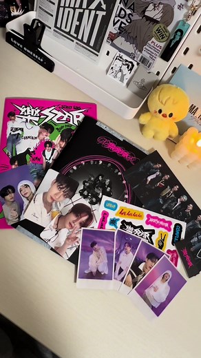 初めてのアルバム開封動画 - Stray Kidsの魅力