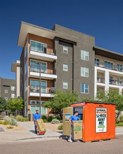 Are U-Box containers right for your move? Short answer: yes. ✅ Book now: https://uhaulco.com/3YiNSxF #MovingTips #UHaul #UBox #MovingContainers #CityLiving #StorageSolution | U-Haul