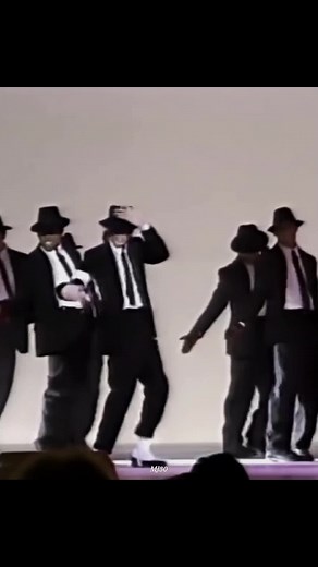 Michael Jackson Dangerous Performance at the American Music Awards 1993