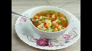 Ciorba de conopida cu rosii – reteta de post, o ciorba delicioasa, usoara, buna si pentru dieta Rina. Este o ciorba plina de legume proaspete, se poate face si neacrita, supa de conopida. Reteta completa aici: https://pofta-buna.com/ciorba-de-conopida-cu-rosii-reteta-de-post/ Mai multe retete dietetice aici: https://pofta-buna.com/category/dietetice/dieta-rina/ Mai multe retete cu conopida aici: https://pofta-buna.com/tag/conopida/ | Pofta buna cu Gina Bradea