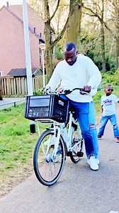 True Bicycle Love In Netherlands She said "I wan piss I wan pisss....lol | CT Naija