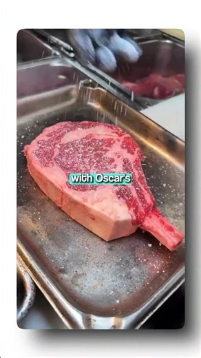 This Vegas Steakhouse Has Mob History 🤯