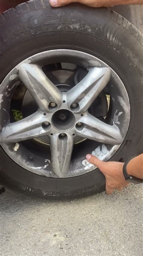 Mercedes Vito 638 2.2 broke down while driving – the cause is unclear.