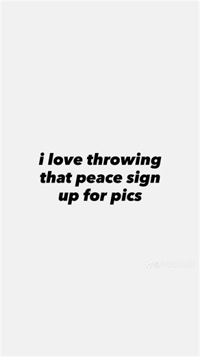Best Peace Sign Poses: The Funny 'My Pose' Meme 💢