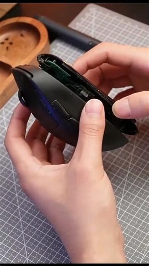 How to wash and restore a old computer mouse? ✅#diyrepair #mousefix #techrepair #satisfying