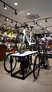 Speed meets style with the Merida Reacto 5000 in the stunning Team Bahrain Victorious design. 🏆🔥 Engineered for aerodynamic excellence and ultimate performance, this race-proven machine is perfect for riders who demand the best. From sprinting on flat roads to conquering steep climbs, the Reacto 5000 delivers power and precision every pedal stroke. 🚴‍♂️💨 Ride like the pros. Available now at Pedalspot! #MeridaReacto #PedalspotTaipanUSJ #PedalspotPandanIndah #PedalspotBangsar #PedalspotMY | Pe