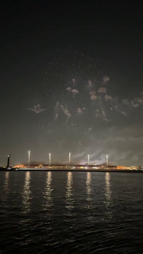 🎇【万博の夜空の感動を、もっと近くで】🎇JAPAN FIREWORKS EXPO 2026in Osaka – Nishikinohama━━━━━━━━━━━━━━大阪・関西万博の夜空を彩った花火師たちが、今年はさらにスケールアップした花火をお届けします。✨ 尺玉（10号玉）を含む迫力の花火✨ 最大開花幅は約650m以上✨ 万博の記憶を辿る楽曲などを使った60分間の花火プログラムあの感動と興奮を、今度は万博の時よりもっと近くで体感できる一夜へ。🎇━━━━━━━━━━━━━━📅 2026年6月7日（日）開催📍 大阪・貝塚市 二色の浜🚪 開場 12:00（予定）🎆 花火打ち上げ 19:30〜20:30（予定）━━━━━━━━━━━━━━観覧に役立つ情報を @JFP_HANABI で今後続々と発信します📣🔗 詳細や観覧チケットはプロフィールのリンクからチェック✅