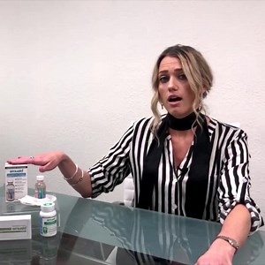 Say goodbye to zits with EMUAID® Overnight Acne Treatment. EMUAID® Overnight Acne Treatment is a powerful solution for blemishes, cystic acne, and rosacea that delivers immediate results! Please DO NOT SHAKE EMUAID® Overnight Acne Treatment, so the pink sediment will always settle to the bottom. All you have to do is use a Q-tip and dip it into the bottle until it touches this pinkish substance. Apply the treatment to any acne cysts or blemishes then let dry overnight for best results! Share thi