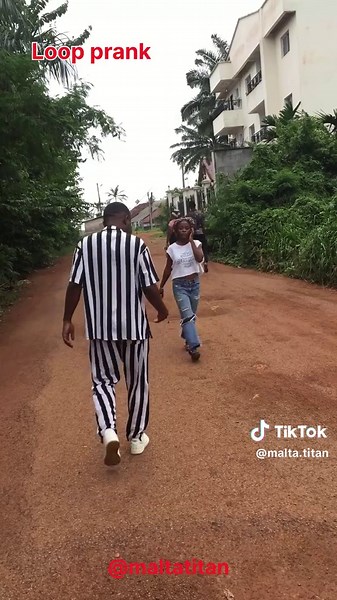 Loop prank🤣😂😂😂😂😂😂😂😂😂😂😂😂😂😂😂😂😂😂😂 #reel #camerountiktok🇨🇲 #prank