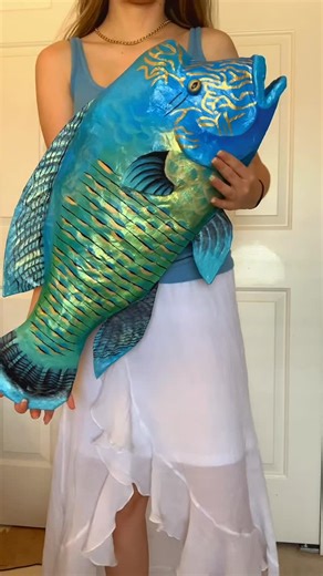 Paper Mache Artist on Instagram: "Process timelapse in making the newest paper mache fish: The napoleon fish 🎣 #papermacheart #sculpture #animalsculpture #upcyclingart #foryoupage #papermacheartist #handmade #fyp #cardboard #reels #arttutorial #あつ森"