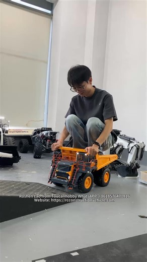 28K views · 296 reactions | Driving the 1/16 R100E Mining Truck for fun was so intense!  Lucky I reacted fast—otherwise, it would’ve really rolled over! #LESU #toucanhobby #R100E #rc #modellife #fun #model | Toucanhobby | Facebook
