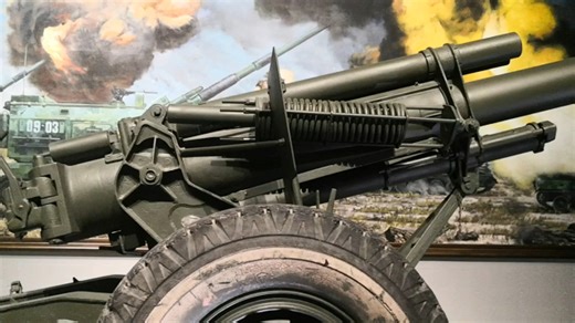 美国M114A1 155mm榴弹炮炮架结构有什么特点？_腾讯新闻