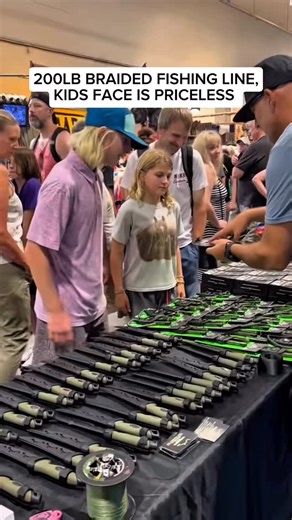 200lb fishing line braid in hand. Zero hesitation. The kids’ faces when it snapped clean? Absolutely priceless 😂🔥 #fishing #angler #fishingline #fishinggear #fishingtools | Line Cutterz, LLC.