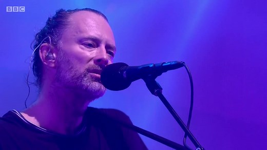Radiohead - No Surprises(Glastonbury 2017)