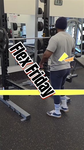 Flex Friday • Squats 💯 #flexfriday #legs #legday #squats #jumprope