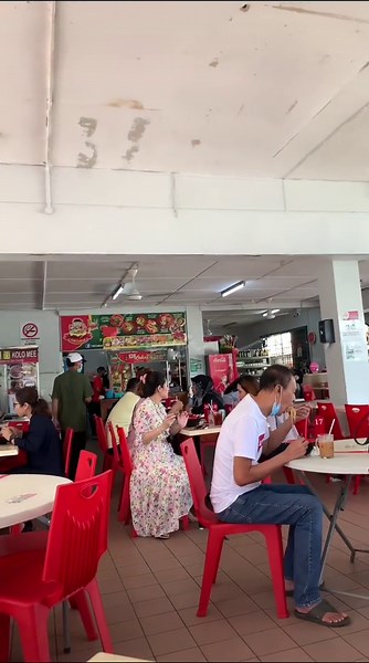 Savor the Flavor: Anthony Bourdain's Laksa Adventure in Kuching