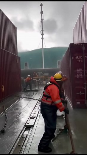 Most Dangerous Jobs in the World 😱🤯